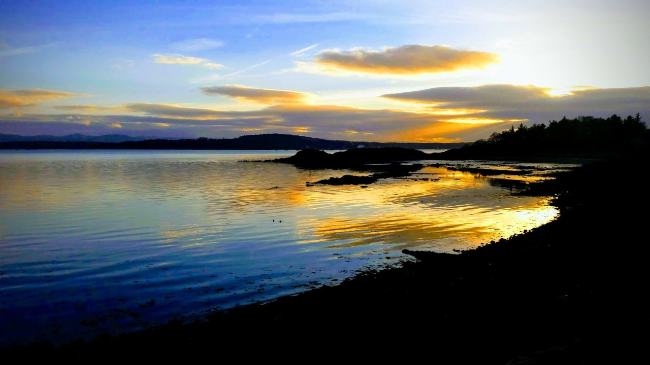 Picture of Dalgety Bay Sunset by Gillian Robson